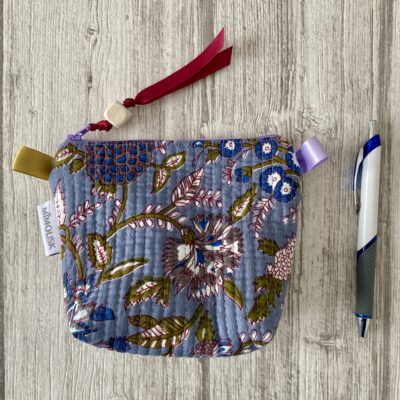 Porte-monnaie pochette matelassée / Tissu indien bleu rose bdx