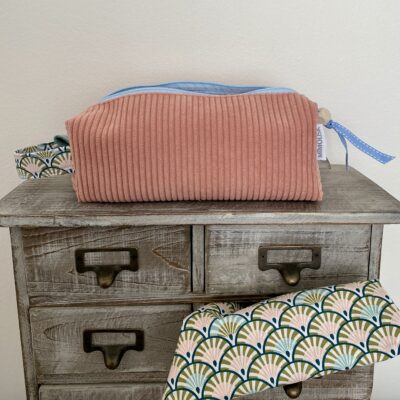 Trousse carrée velours / Rose, doublure éventails yona vert rose ciel