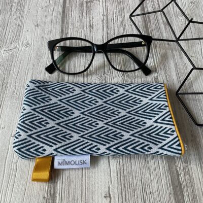 Etui à lunettes / Chevrons / Marine, Blanc, Jaune – Image 2