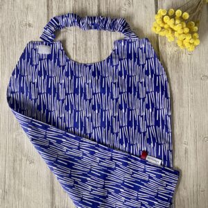 Maxi serviette XL élastiquée, imprimé lekker, marine blanc