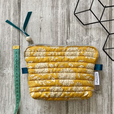 Trousse matelassée / Tissu indien jaune