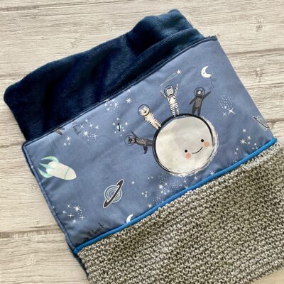 Couverture tricotée main et polaire/ Espace Moon/ Bleu, gris, marine
