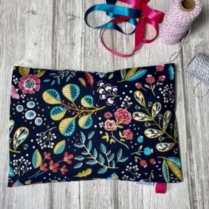 Bouillotte rectangulaire, motif fleurs ancolies, marine