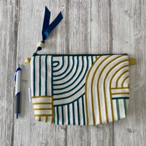 Grande trousse "Courbes" / Tissu épais. Ecru/Vert