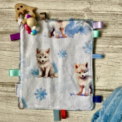 Box naissance Loup 4 produits: couverture, bavoir, lingettes, doudou anneau de dentition – Image 9