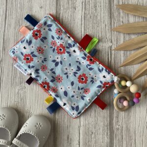 Doudou anneau de dentition, bois et silicone/ Fleurs retro pop / Ciel Rouge