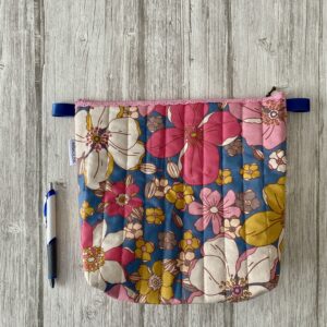 Maxi trousse matelassée / zip dentelle / grosses fleurs, rose jaune bleu