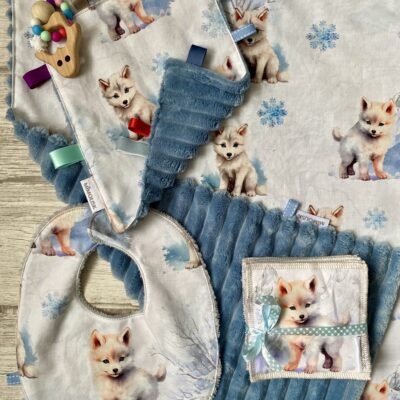 Box naissance Loup 4 produits: couverture, bavoir, lingettes, doudou anneau de dentition