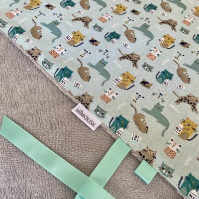 Tapis à langer nomade / motif chats meow / Ciel – Image 3