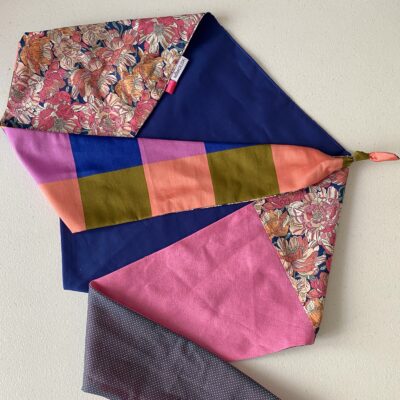 Foulard triangle 4 / Carreaux Liberty / marine rose – Image 2