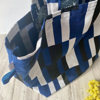 Sac cabas XXL, Géométrique / Marine Noir Blanc – Image 4