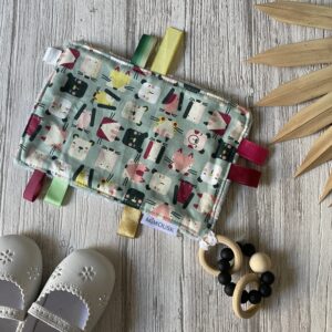 Doudou anneau de dentition, bois et silicone/ Chiens Chats / vert