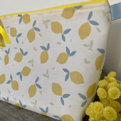 Trousse toilette enduite MM/ Citrons, blanc jaune – Image 4