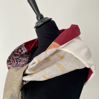Foulard triangle doudou / Corail lin Doré Bordeaux – Image 3