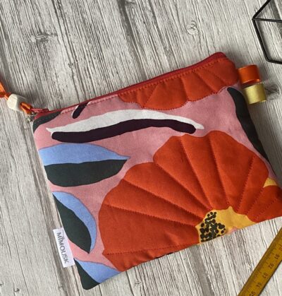 Pochette matelassée / Grosses Fleurs / orange rose jaune ciel vert – Image 3