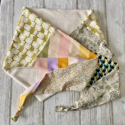 Foulard triangle doudou / cacahuète et liberty / vert mousse damier pastel – Image 4