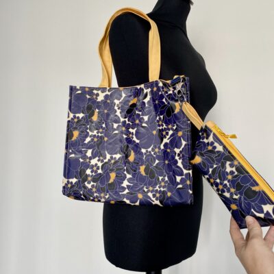 Petit cabas+Trousse / Enduit Grosses fleurs, marine jaune noir – Image 2
