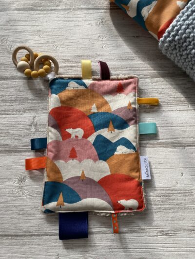 Doudou anneau de dentition, bois et silicone/ Ours montagne / Orange bleu beige