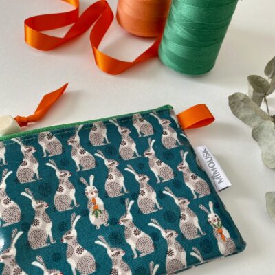 Trousse discrétion enduite / motif lapins, vert orange – Image 2