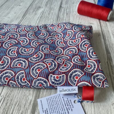 Bouillotte rectangulaire en graines de lin bio / Eventails wax bleu rouge