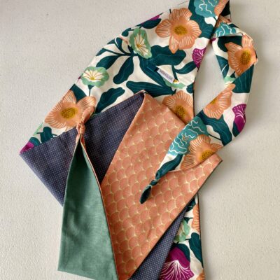 Foulard triangle 1 / fleurs éventails pois / vert rose corail marine – Image 3