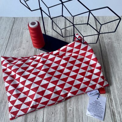 Bouillotte rectangulaire en graines de lin bio / Triangles / rouge blanc