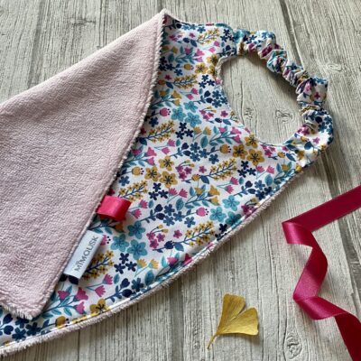 Serviette élastiquée coton et éponge bambou / Milly petites fleurs multicolores, dos rose