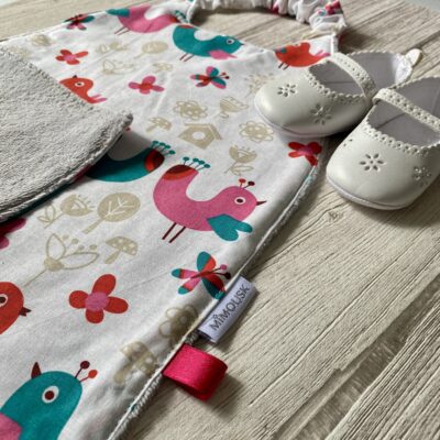 Serviette élastiquée coton et éponge bambou / Oiseaux folk/ blanc vert rose – Image 4