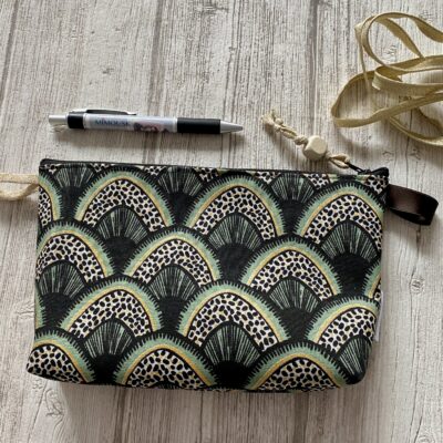 Trousse toilette enduite MM/ Noir, Vert, Doré – Image 4