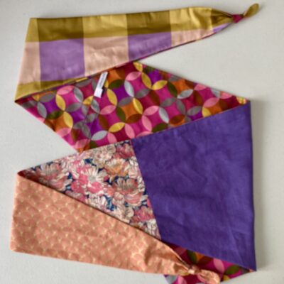 Foulard triangle 3 / Rosaces Liberty Carreaux / violet fuschia corail – Image 3