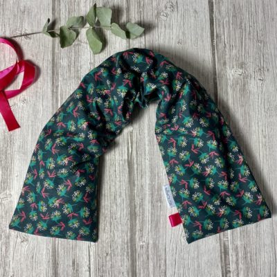 Bouillotte longue XL pour cervicales en graines de lin bio, imprimé Ombilo, anthracite/emeraude/rose