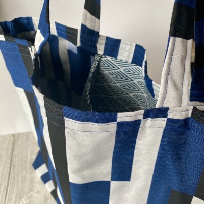 Sac cabas XXL, Géométrique / Marine Noir Blanc – Image 5
