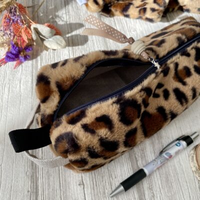 Trousse XL Léopard, polaire doublée beige