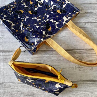 Petit cabas+Trousse / Enduit Grosses fleurs, marine jaune noir