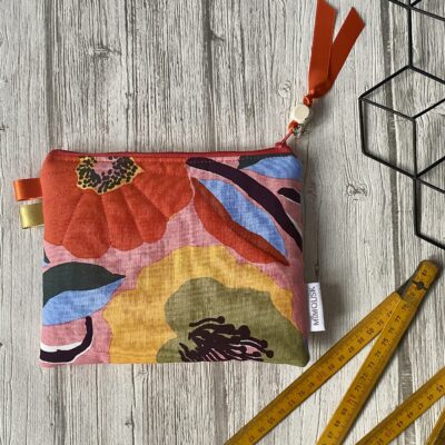 Pochette matelassée / Grosses Fleurs / orange rose jaune ciel vert – Image 2