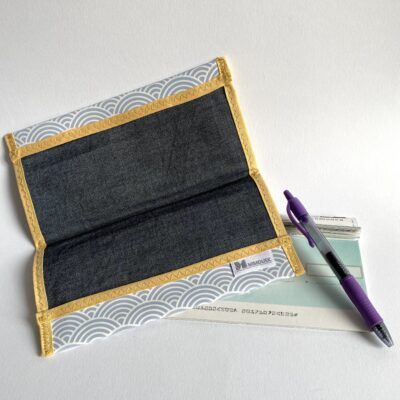 Porte-chéquier, enduit, motif japonais écailles gris/ciel/jaune – Image 2