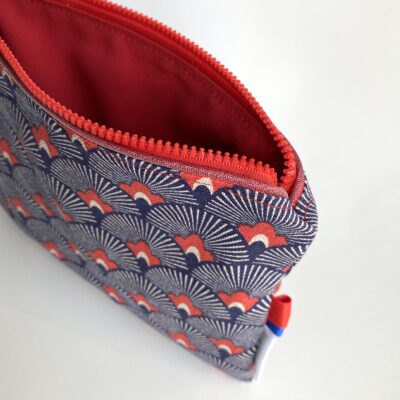 Pochette doublée, motif art déco, rouge et marine – Image 3