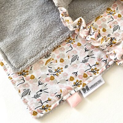 Serviette élastiquée / décor fleuri, éponge bambou grise – Image 2