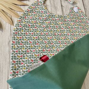 Maxi serviette XXL élastiquée / Petits triangles / Vert corail