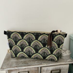 Trousse toilette enduite GM avec passepoil/ Noir, Vert, Doré