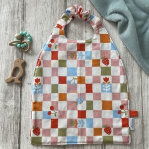 Serviette élastiquée coton et éponge bambou celadon / Damier fruits