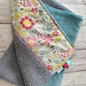couverture tricotée main et polaire fait-main en france cadeau de naissance