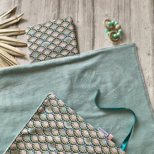 tapis à langer bébé cadeau de naissance fait-main