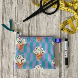 trousse imperméable motif glace doublée minky doux