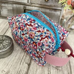 trousse toilette imperméable fleurie