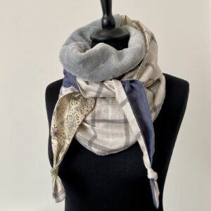 Foulard triangle polaire Mimousk. Fait-main, pièce unique.