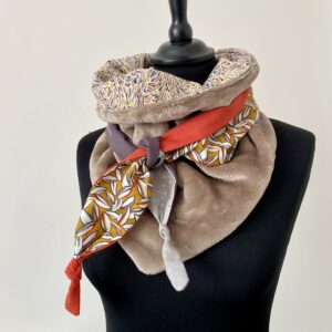Foulard triangle polaire Mimousk. Fait-main, pièce unique.