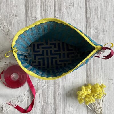 Trousse jacquard / Bleu gris jaune – Image 5
