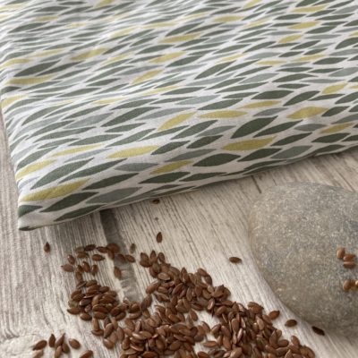 Bouillotte rectangulaire en graines de lin bio, motif feuilles, vert/jaune pâle