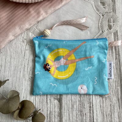 Trousse discrétion enduite / motif Baigneuse, bleu rose jaune